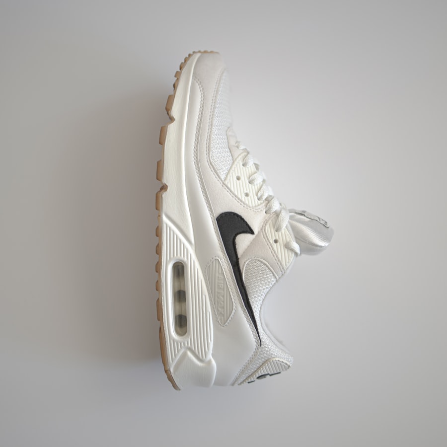Chunky Dad Sneaker in White – Foto 1 von 4